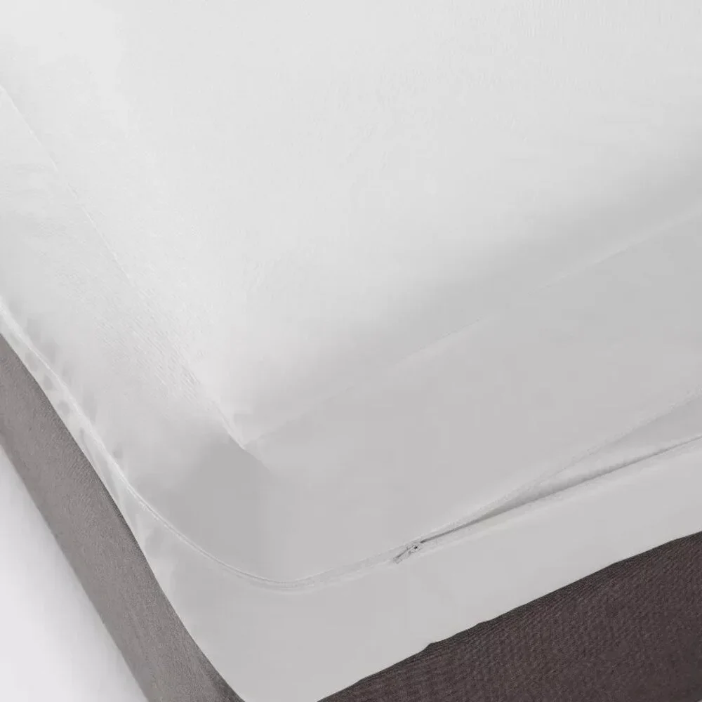 Queen Zippered Mattress Protector
